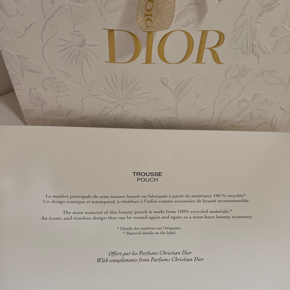 Dior Gift Set - Picture 9 of 14